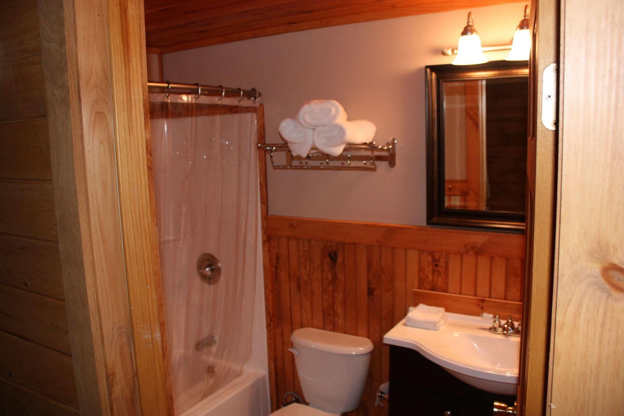 Lake Parlin Lodge & Cabins West Forks Екстер'єр фото