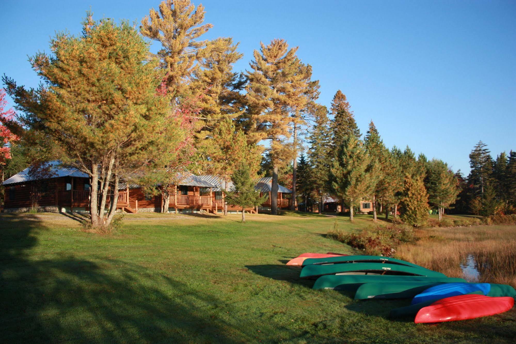Lake Parlin Lodge & Cabins West Forks Екстер'єр фото