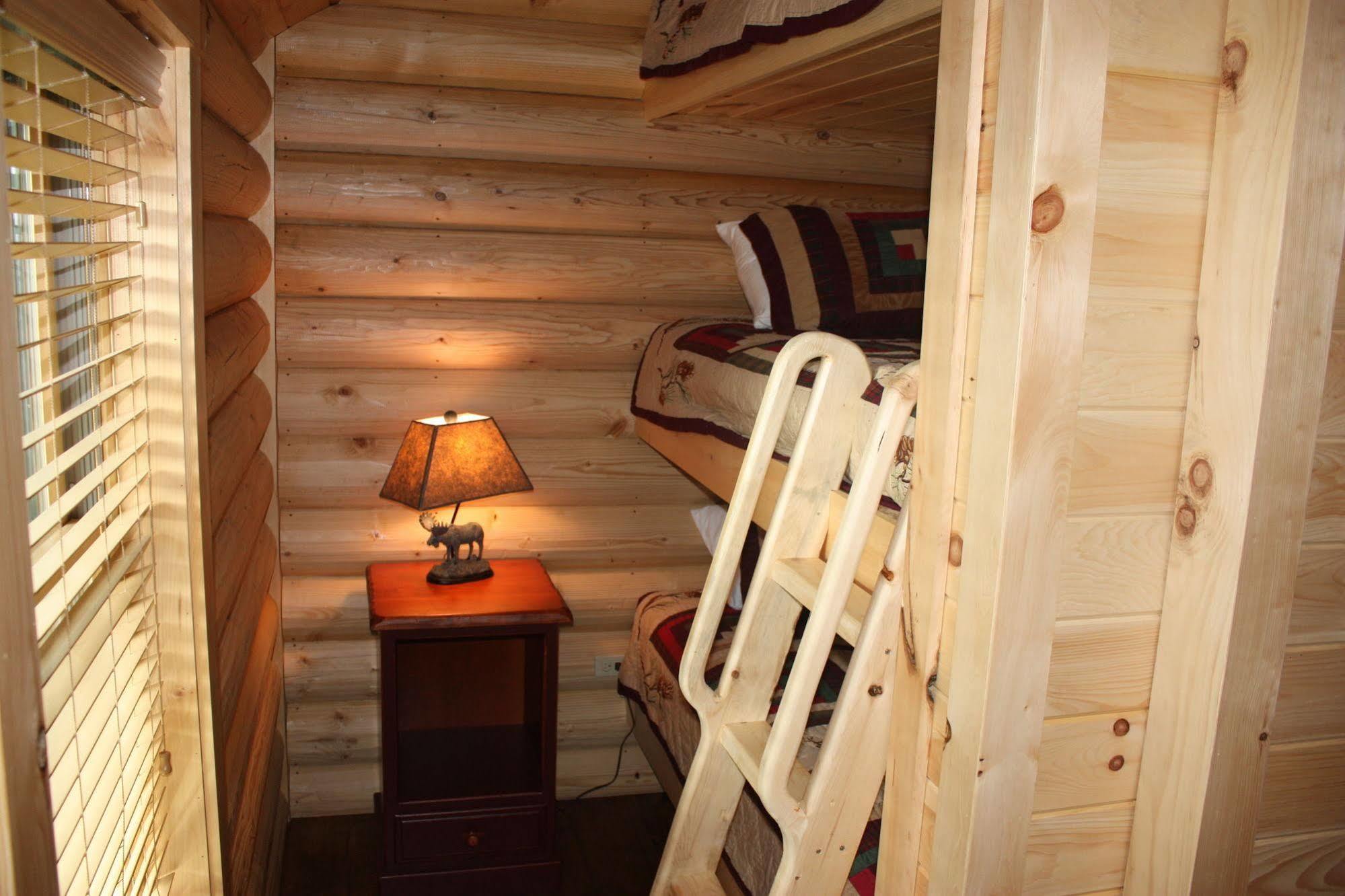 Lake Parlin Lodge & Cabins West Forks Екстер'єр фото