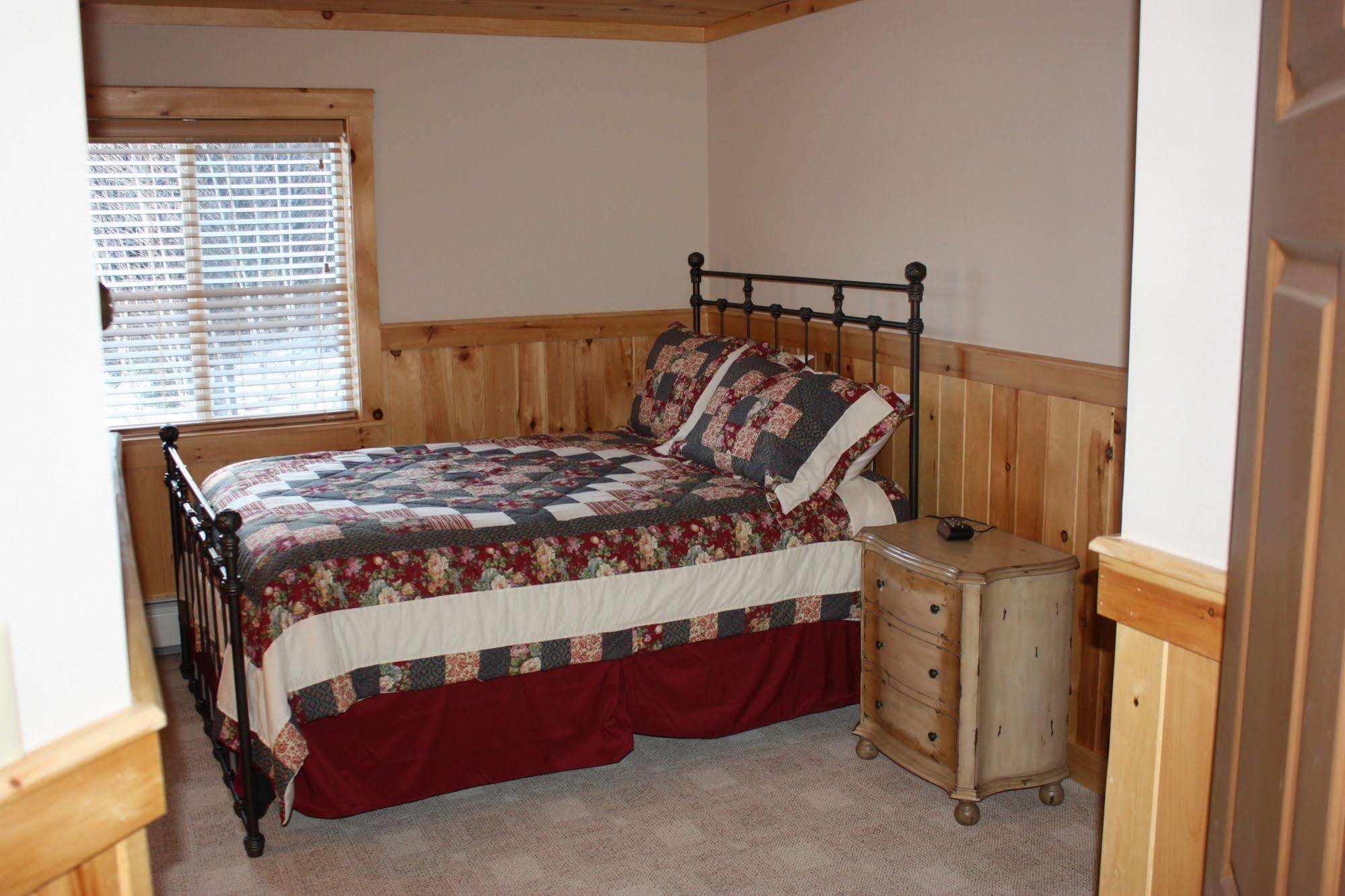 Lake Parlin Lodge & Cabins West Forks Екстер'єр фото